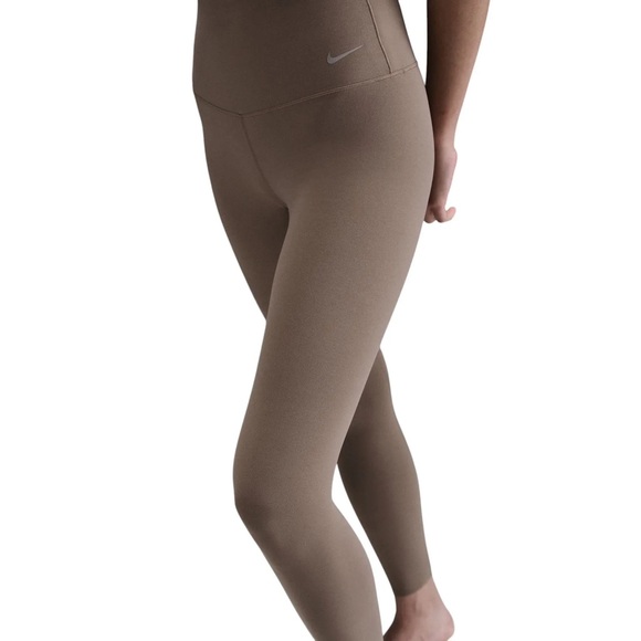 Nike Pants - Nike 7/8 Length Leggings